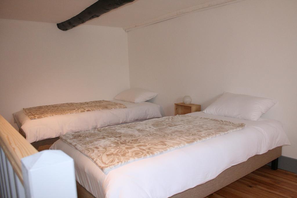 Guesthouse De Cambis B&B Remoulins Exterior photo